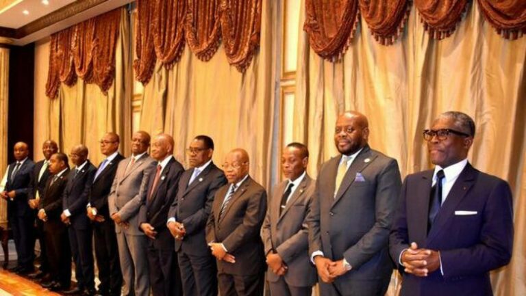 les-ministres-pretent-serment-780x44079179047935355092.jpg